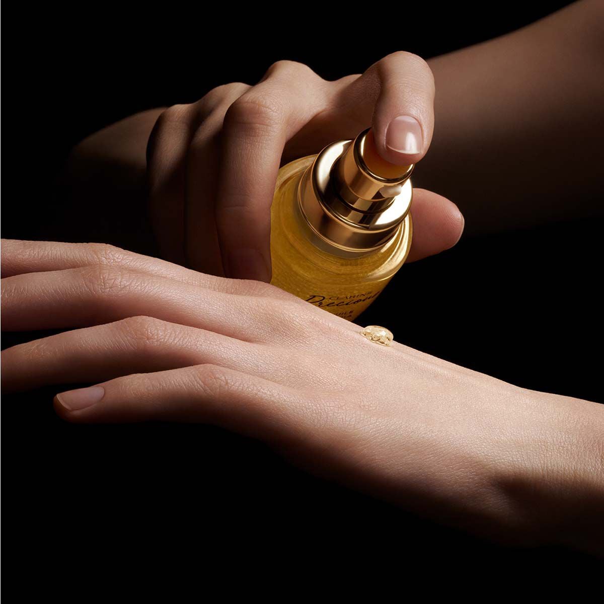Precious Oil-in-Serum | CLARINS®