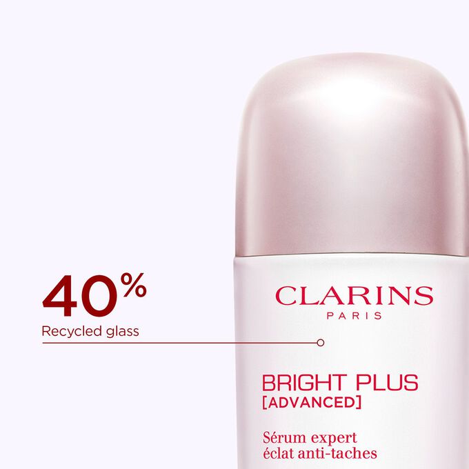 Close-up of the Bright Plus Expert Serum- bottle top, highlighting that it is made from 40% recycled glass