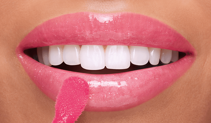 Mouth animation- apply lip oil cherry colour
